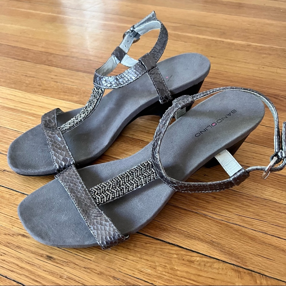 Bandolino wedge sandals 9.5